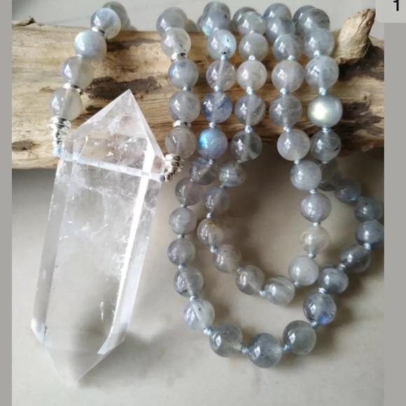Unique clear quartz and labradorite bead necklace - Picture 8 of 9